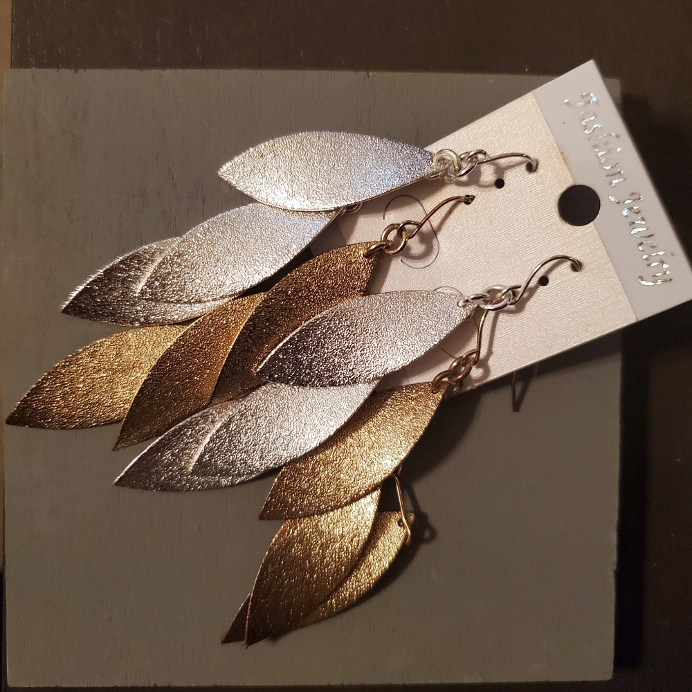 Gold & Silver plated earrings (2 pairs)
